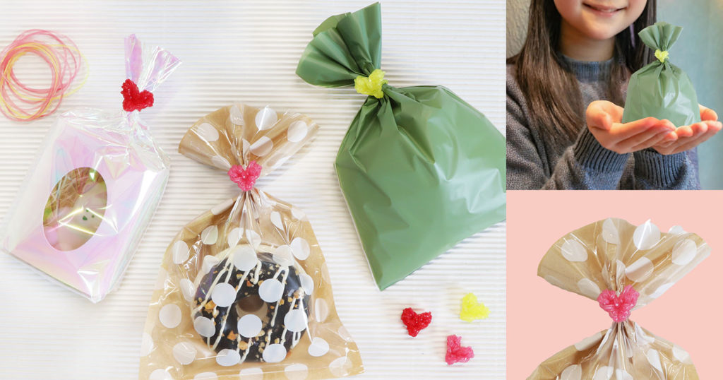 輪ゴムを編んで作ったハートの飾りの画